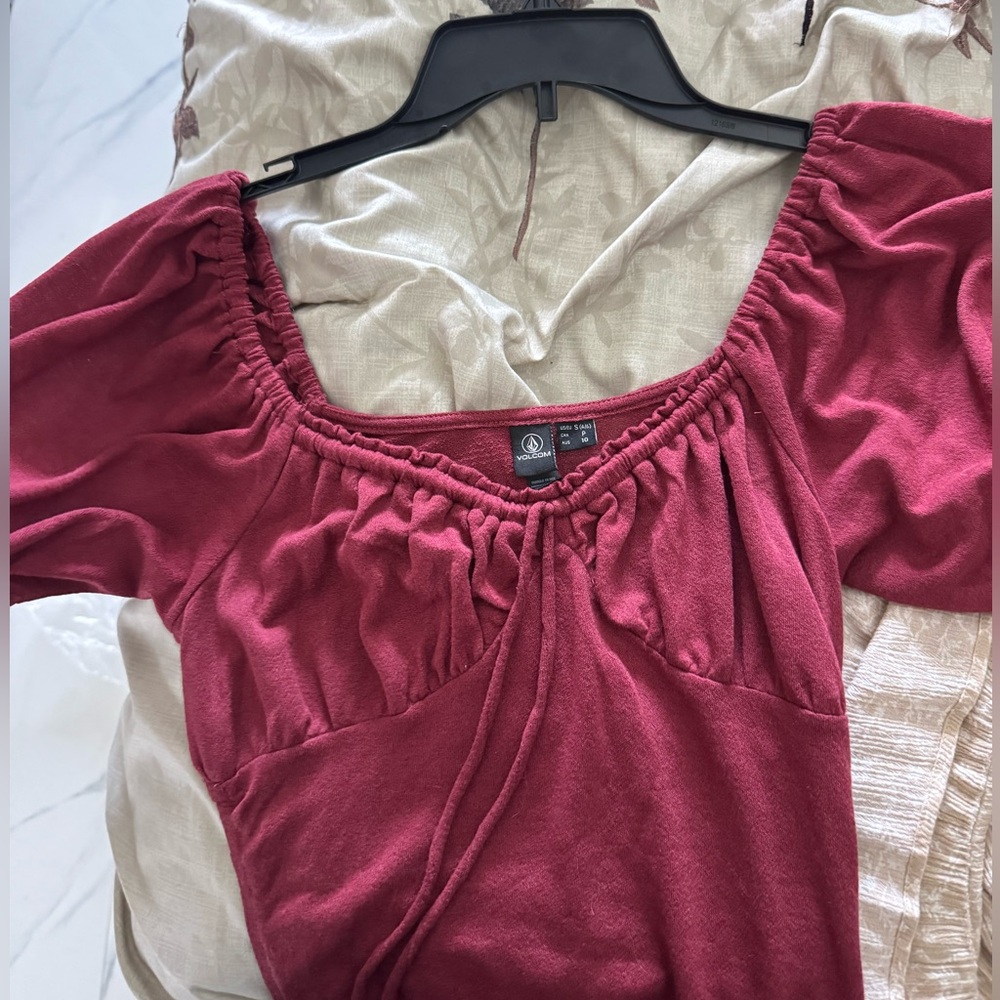 Volcom Maroon Ruffle Dress stretchy - Picture 4 of 5